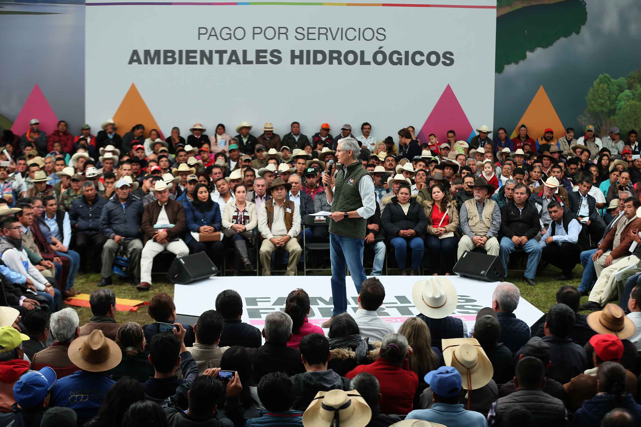 Destaca Alfredo del Mazo Entrega de 75 millones de Pesos para cuidan y