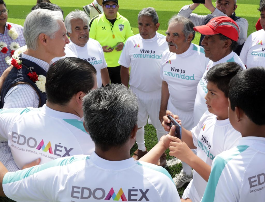 Entrega Alfredo Del Mazo Unidad Deportiva en Jocotitlán Como Parte del